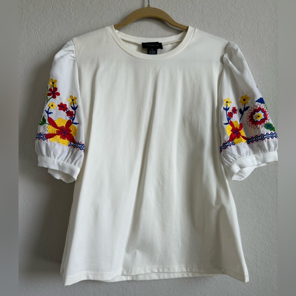 GRACIA White embroidered blouse